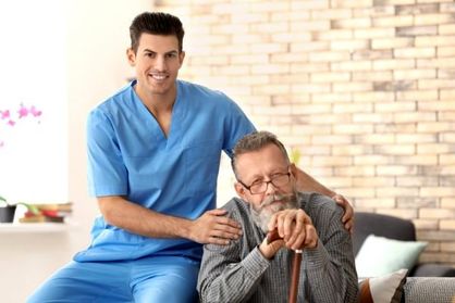 وظایف پرستار سالمند در مراقبت حرفه‌ای سالمندان