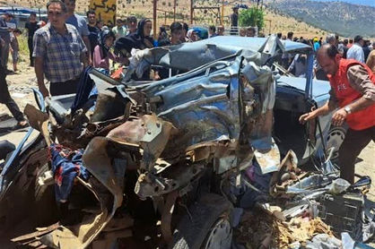 تصادف وحشتناک یک تریلی ترمزبریده با ۲۵ خودرو در جاده یاسوج- شیراز‌/ ۶ کشته و ۲۵ مصدوم تاکنون+ ویدئو و تصاویر