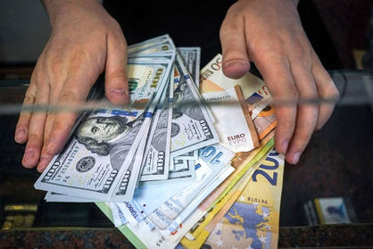 قیمت دلار امروز ۲۴ تیر ۱۴۰۲ در صرافی‌ها و مرکز مبادله ارز و طلا چند؟