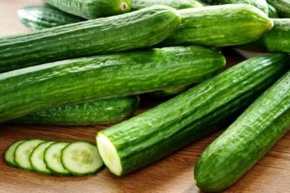 روزی یک خیار بخورید و ۸ خاصیت اعجابآور آن را برای سلامت بدن ببینید