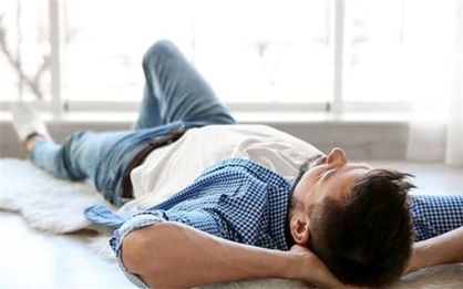 چرا نباید همیشه روی زمین خوابید؟