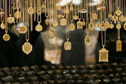 روند نزولی قیمت طلا و سکه در هفته پایانی شهریور ۱۴۰۲/ حباب سکه چقدر شد؟