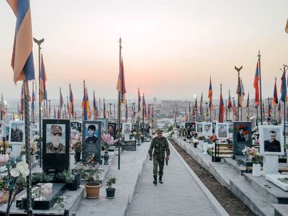 ایروان سرگردان و در محاصره دشمنان