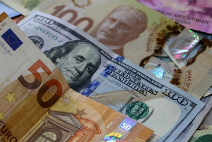 قیمت ارز امروز ۷ مهر ۱۴۰۲/ دلار و یورو در مرکز مبادله چند قیمت خورد؟