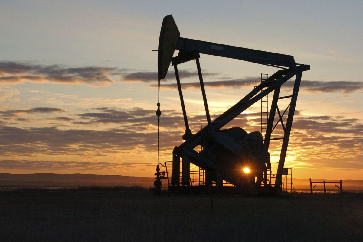 عربستان و روسیه کاهش داوطلبانه تولید نفت را ادامه می‌دهند