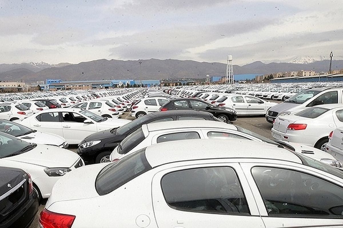 قیمت خودروهای ایرانخودرو در بازار آزاد ۲۵ آبان ۱۴۰۲/ تارا سال، دناپلاس، پژو ۲۰۷ و راناپلاس چند+ جدول قیمتها