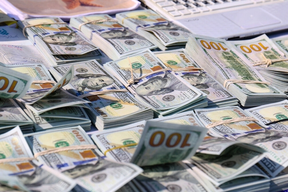 قیمت ارز امروز ۲۹ آبان ۱۴۰۲/ قیمت دلار و یورو در مرکز مبادله چقدر کاهش یافت؟