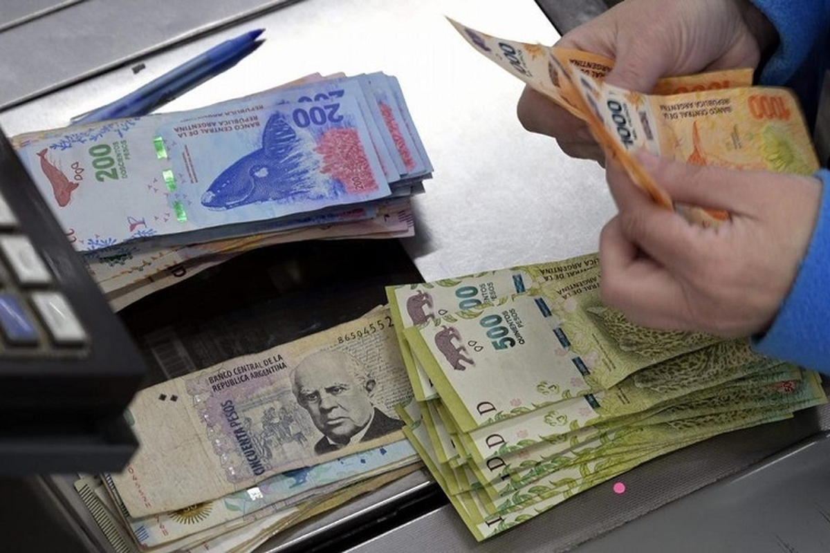 تلاش آرژانتین برای حذف ارز دولتی/ آیا سرنوشت دلار چندنرخی در تمام اقتصادها یکسان است؟