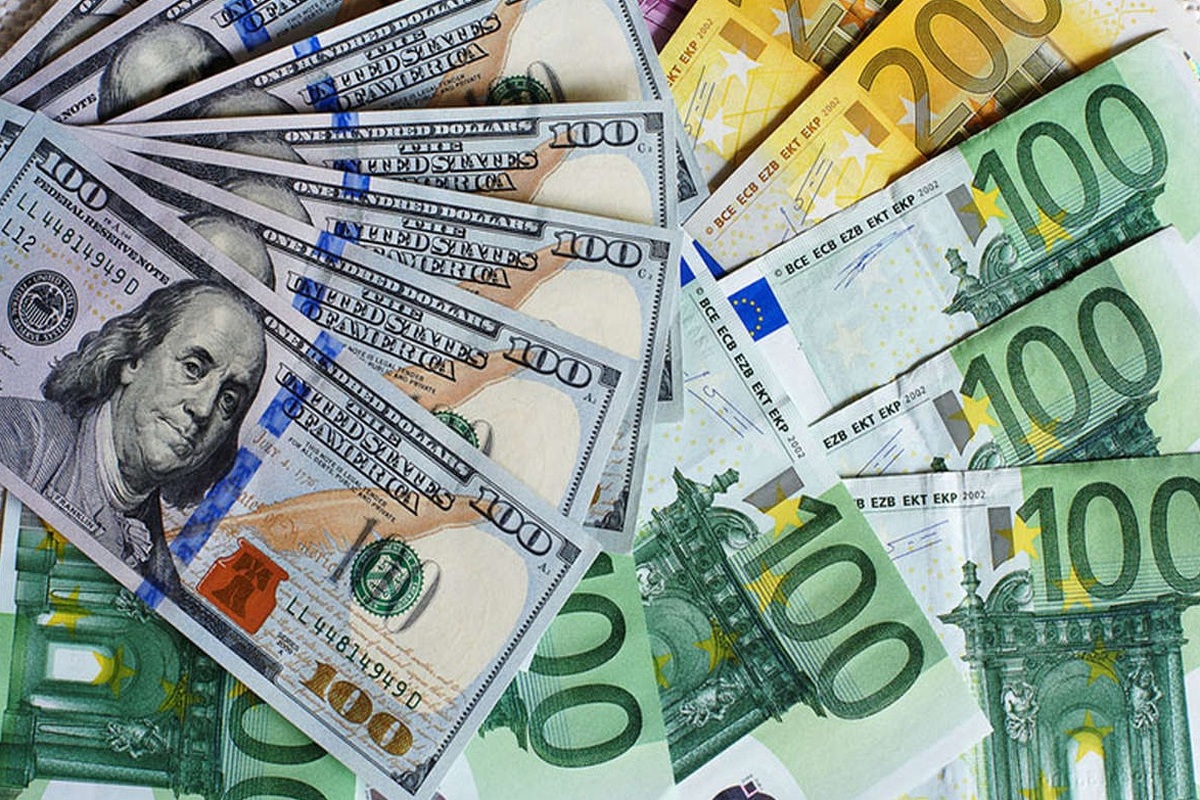 قیمت ارز امروز ۴ آذر ۱۴۰۲/ قیمت دلار و یورو در مرکز مبادله چقدر بالا رفت؟