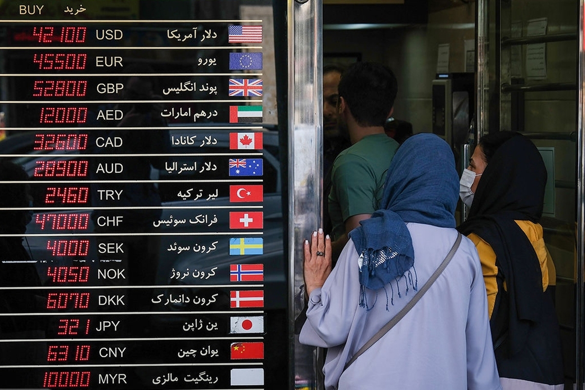 قیمت ارز امروز ۷ آذر ۱۴۰۲/ قیمت دلار و یورو در مرکز مبادله باز هم افزایش یافت
