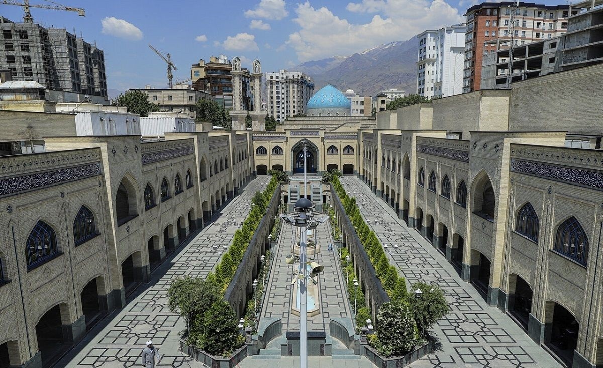 قرار است با فساد مبارزه شود یا با رسانههایی که پرونده باغ ازگل را افشا کردند؟