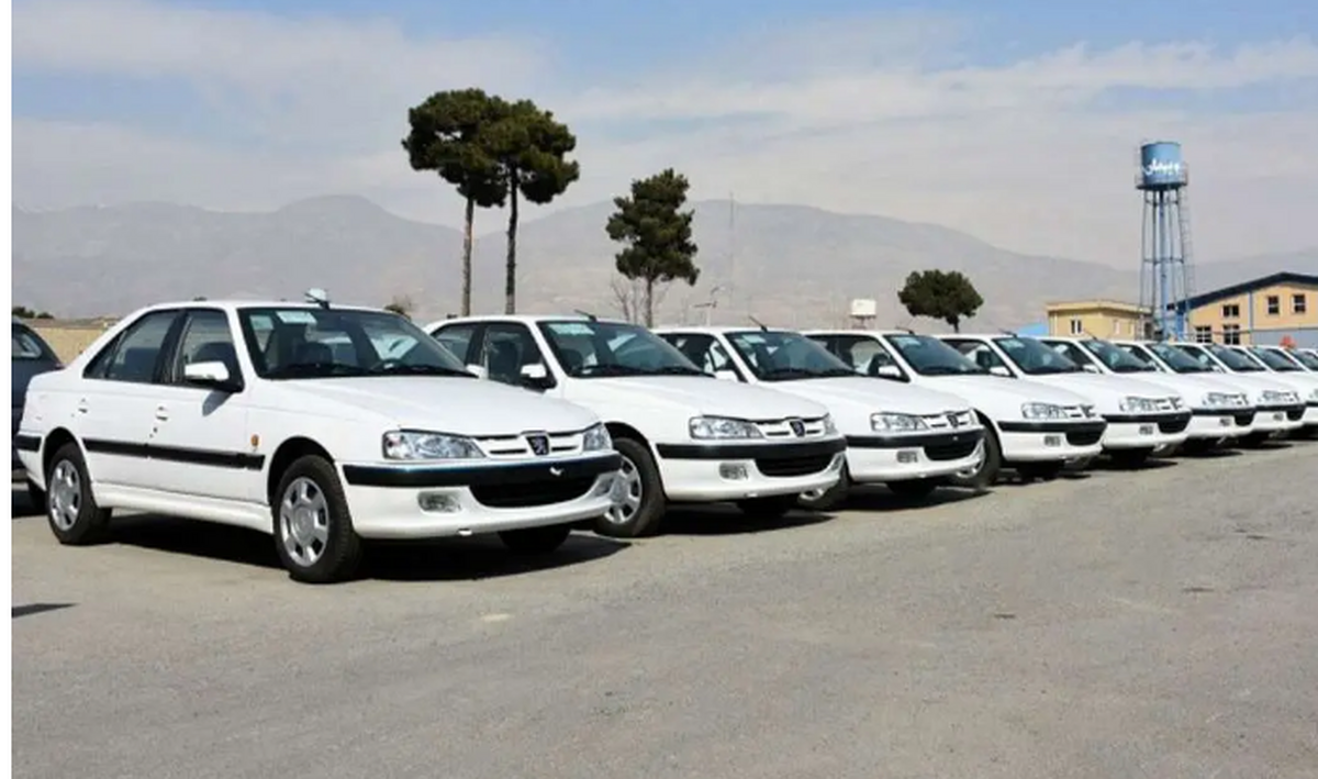 قیمت انواع خودروی داخلی و خارجی امروز ۲۵ فروردین ۱۴۰۳؛ ثبات نسبی در بازار خودرو +جدول