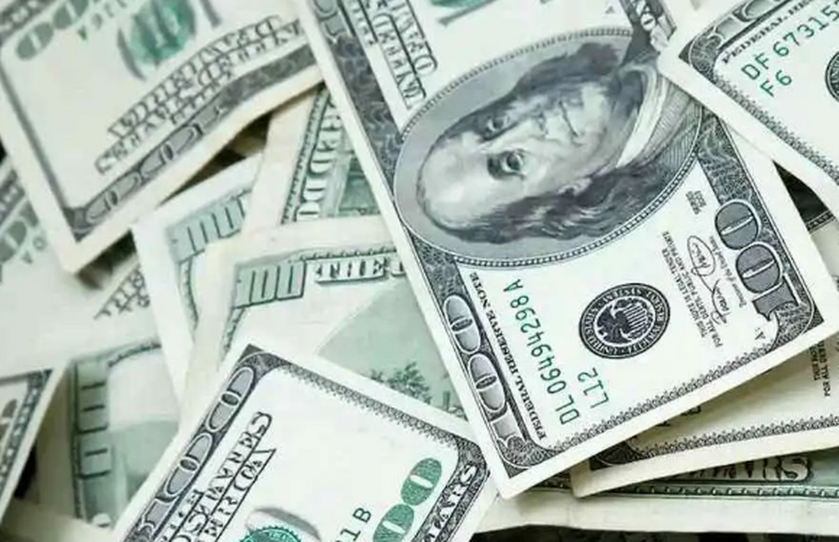 قیمت دلار امروز ۲۸ فروردین ۱۴۰۳؛ بازار ارز ناآرامیها را پشت سر گذاشت؟ + جدول