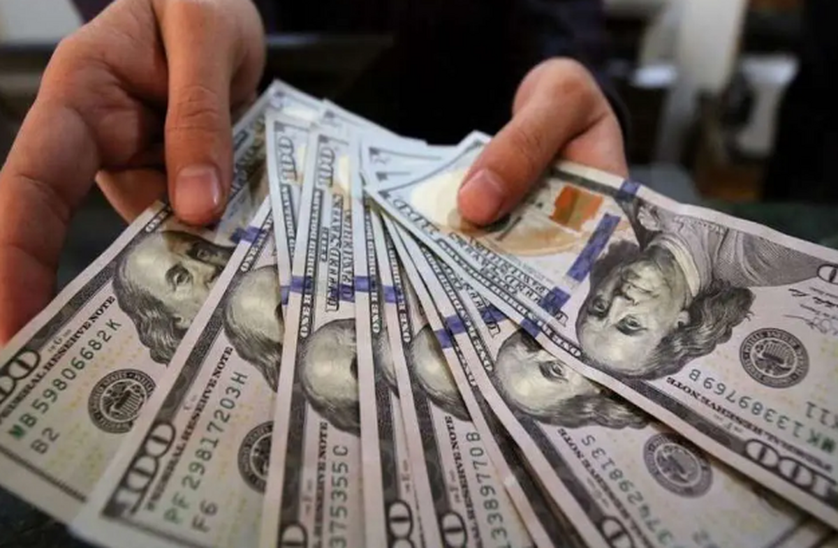 پیشبینی قیمت دلار در روز چهارشنبه ۲۹ فروردین ۱۴۰۳؛ هیجان بازار ارز خالی شد؟