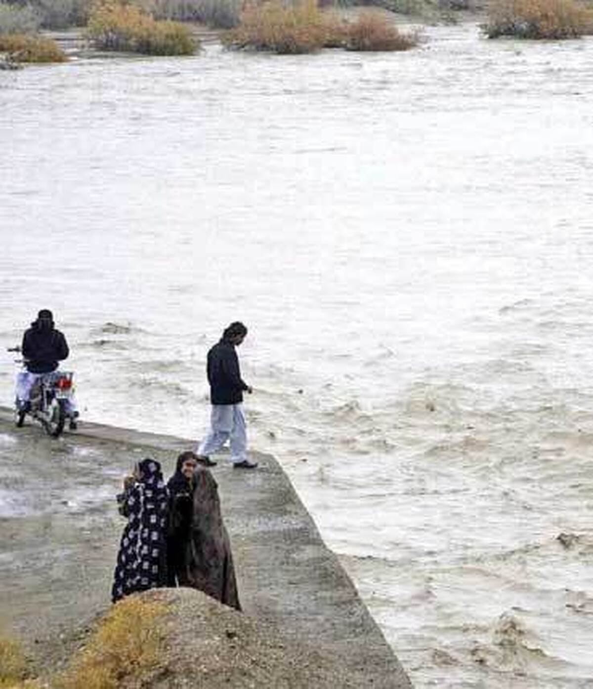 پیدا شدن اجساد سه کارگر از ۴ مفقود شده در سیلاب «کارواندر»