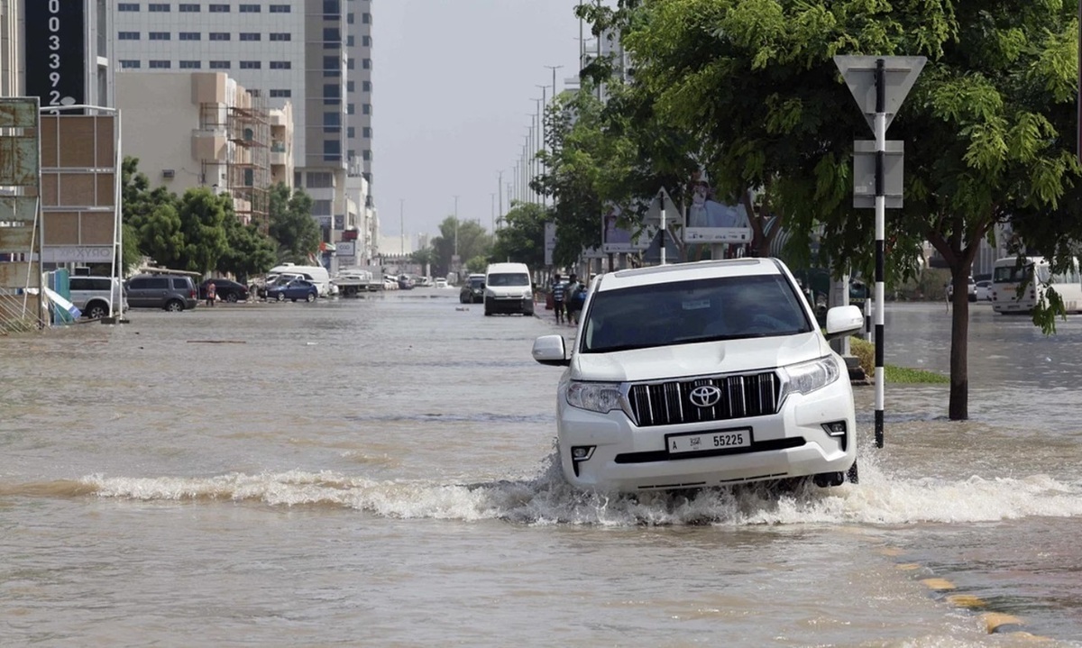 علت بارندگی شدید و وقوع سیلاب در دبی چه بود؟