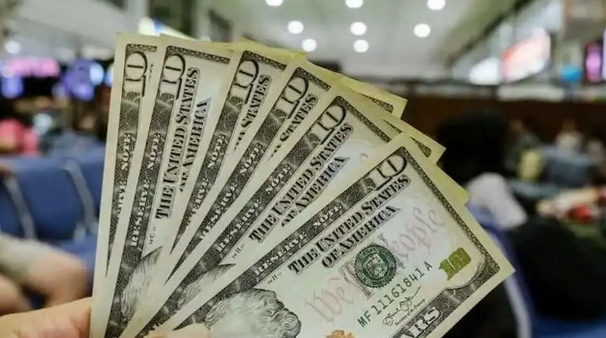 پیش بینی قیمت دلار ۷ فروردین ۱۴۰۳؛ با شروع معاملات نقدی بانک مرکزی ورود میکند؟