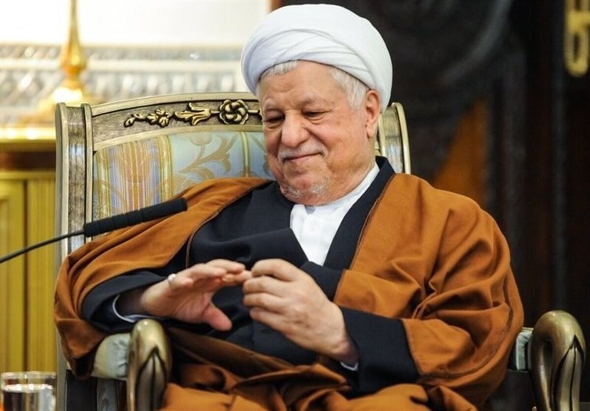 لحظه ترور ناموفق آیت الله هاشمی رفسنجانی در سال ٧٢ حین سخنرانی در حرم امام خمینی (ره) + ویدئو