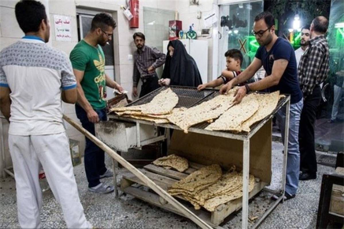 تداوم صف های طولانی در نانوایی های گلستان تداوم صف های طولانی در نانوایی های گلستان