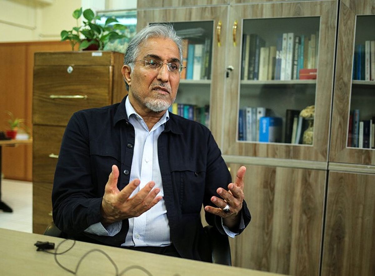 پیشبینی یک اقتصاددان: دلار را به بالای ۱۱۰ هزار تومان می رسد پیشبینی یک اقتصاددان: دلار را به بالای ۱۱۰ هزار تومان می رسد