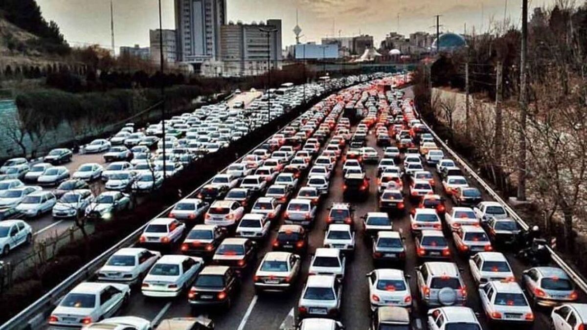 ترافیک سنگین در سه محور پرتردد منتهی به پایتخت ترافیک سنگین در سه محور پرتردد منتهی به پایتخت