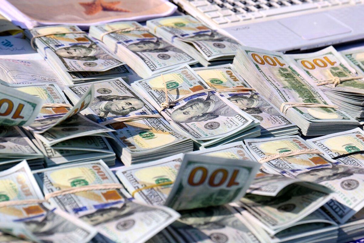 دلار در محدوده حساس قیمتی قرار دارد؟ دلار در محدوده حساس قیمتی قرار دارد؟