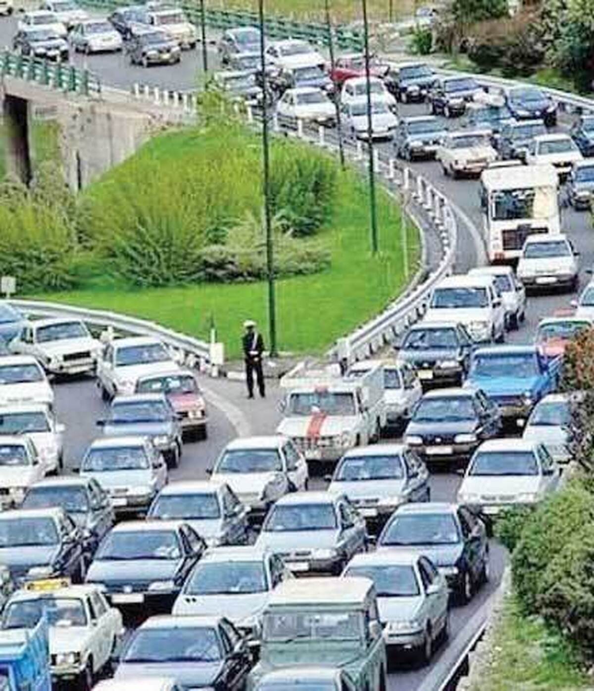 روزي يك ساعت از وقت هر شهروند در ترافيك تلف ميشود