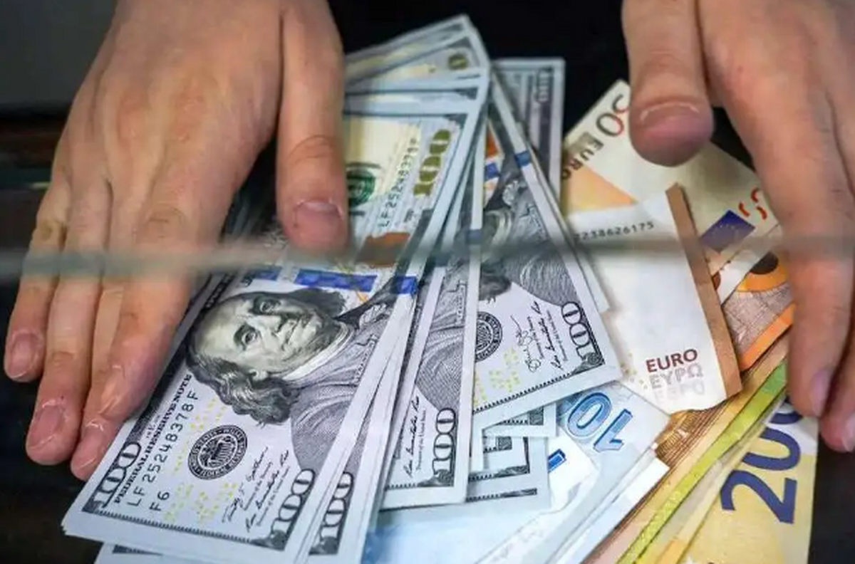 قیمت دلار امروز چهارشنبه ۱۶ خرداد ۱۴۰۳؛ نرخ ارز در بازار آزاد چقدر ریخت؟ + جدول