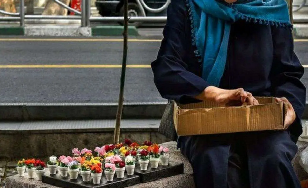 افزایش ۲ برابری زنان دستفروش بعد از همهگیری کرونا؛ فقر، اولین عامل!