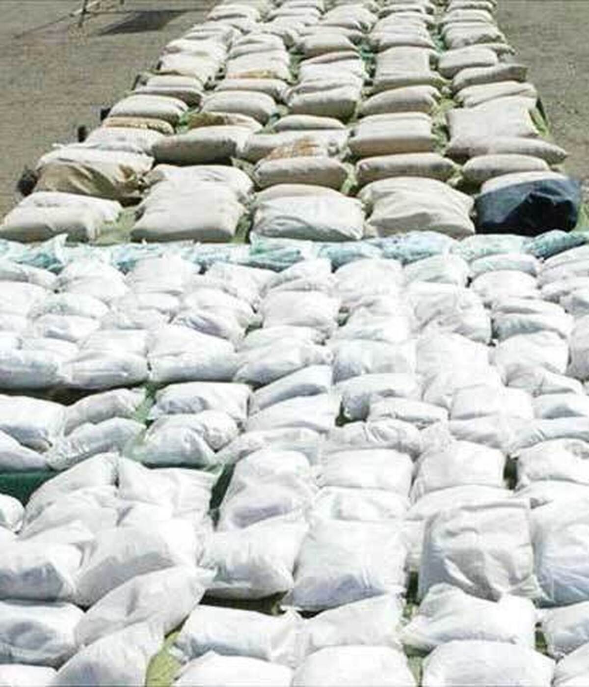 کشف بیش از ۳۲۰ کیلوگرم مواد مخدر