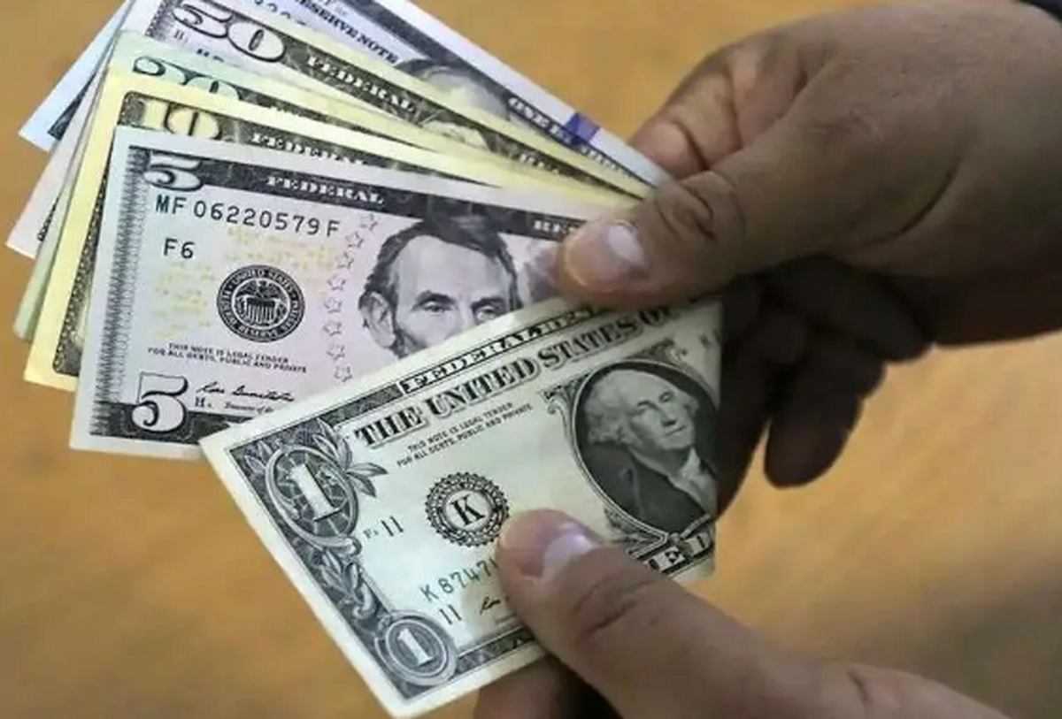 پیشبینی قیمت دلار ۷ خرداد ۱۴۰۳؛ بازار ارز منتظر انتخابات زودهنگام