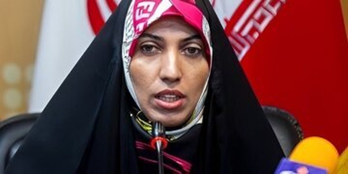 آمنهسادات ذبیحپور از احمدینژاد شکایت کرد + عکس