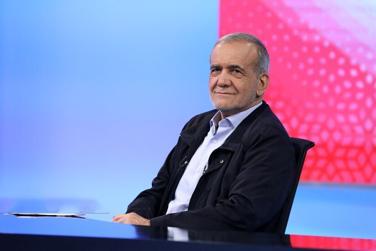 عکس خاص در توئیتر مسعود پزشکیان قبل از آغاز مناظره آخر