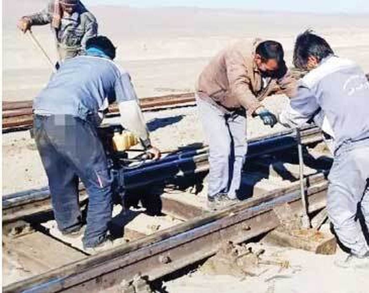 انتقاد كارگران راه‌آهن جنوب از شرايط سخت كار در گرماي تابستان