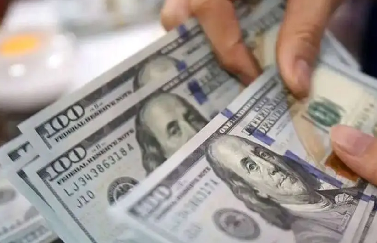 پیش بینی قیمت دلار ۱۰ تیر ۱۴۰۳؛ ترس از ریزش دلار، بازار ارز را وارد روند احتیاطی کرد
