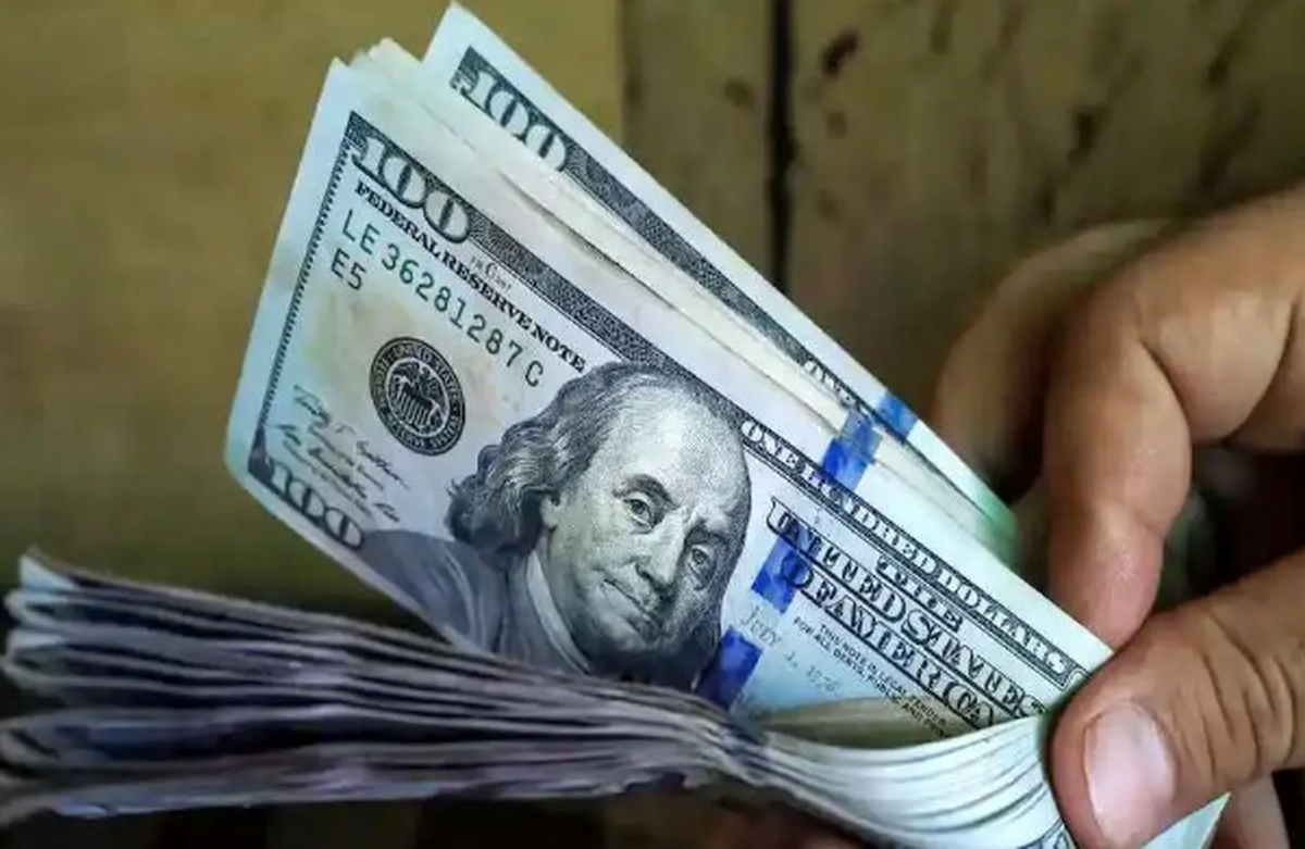 پیشبینی قیمت دلار ۸ مرداد ۱۴۰۳؛ دلار با چه قیمتی تحویل دولت پزشکیان شد؟