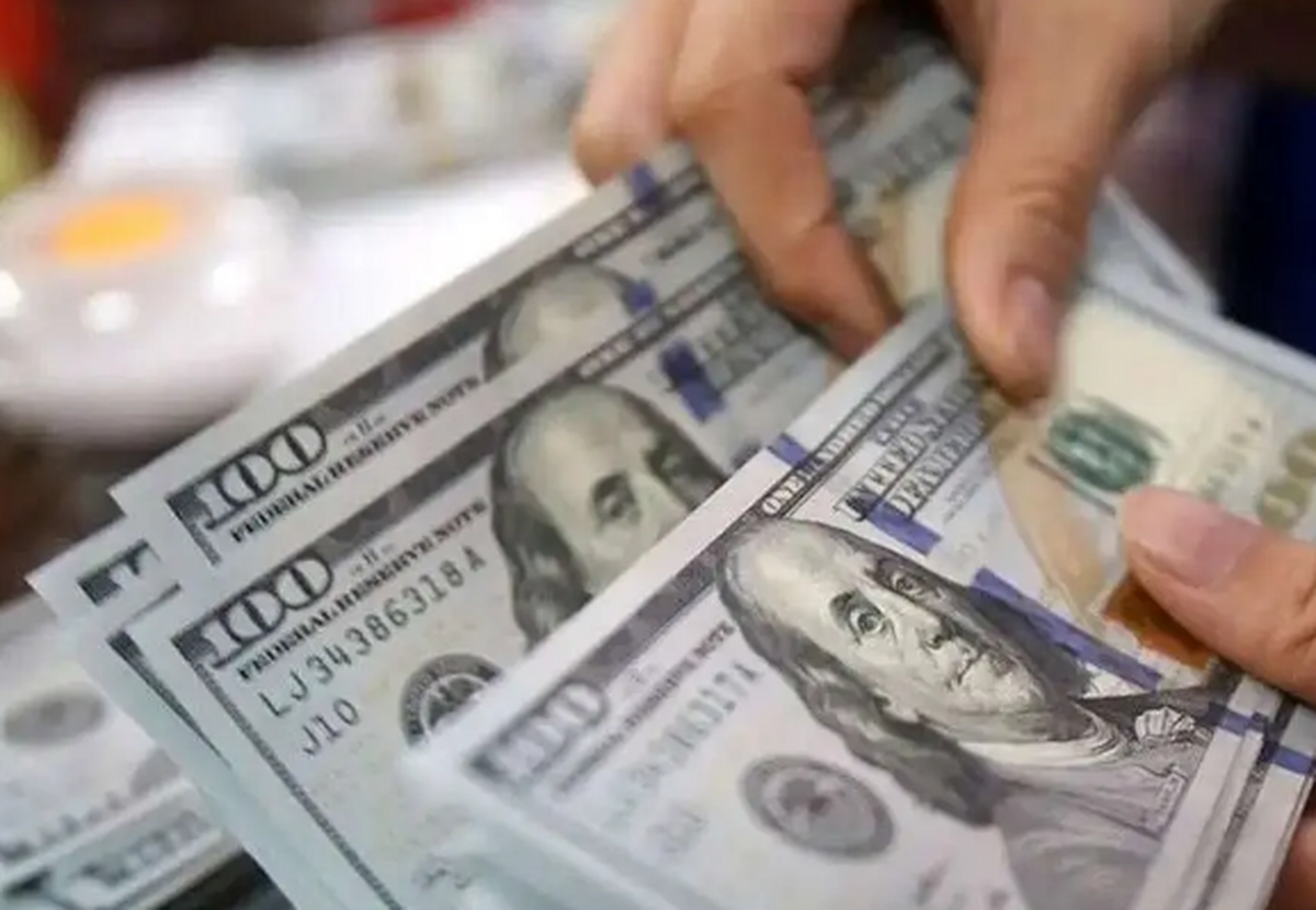 قیمت دلار امروز ۲۱ شهریور ۱۴۰۳؛ نرخ ارز در بازار آزاد چقدر بالا رفت؟ + جدول قیمت دلار امروز ۲۱ شهریور ۱۴۰۳؛ نرخ ارز در بازار آزاد چقدر بالا رفت؟ + جدول