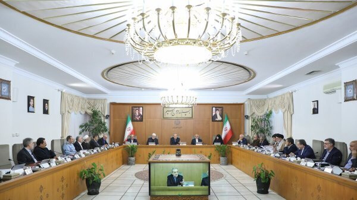 پزشکیان: با مردم بودن هرگز به معنای پوپولیستبودن نیست پزشکیان: با مردم بودن هرگز به معنای پوپولیستبودن نیست
