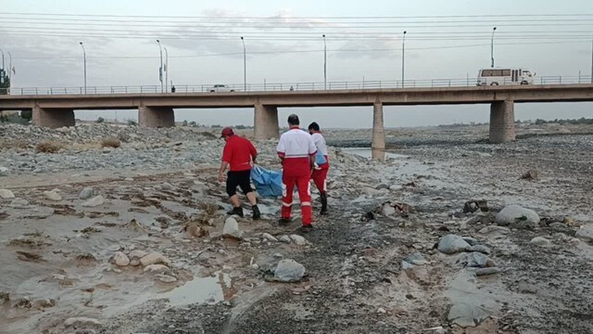 آمار فوتیهای سیلاب جیرفت به ۱۴ نفر رسید آمار فوتیهای سیلاب جیرفت به ۱۴ نفر رسید