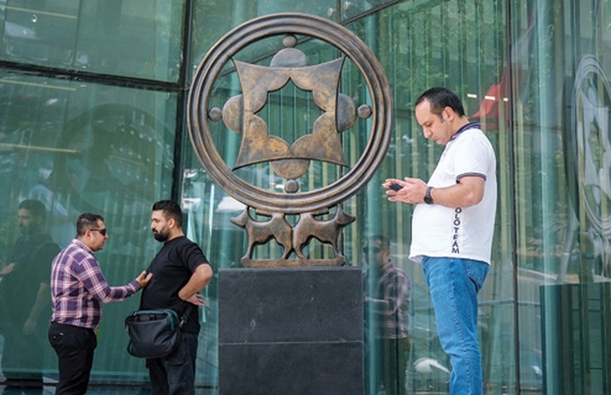 ردپاي    رييس   قديم   در  سياست‌هاي   جديد   بورس