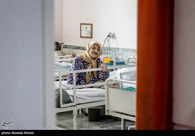 زنگ خطر پیری جمعیت در ایران به صدا درآمد؛ یک نفر از هر ۳ ایرانی سالمند میشود