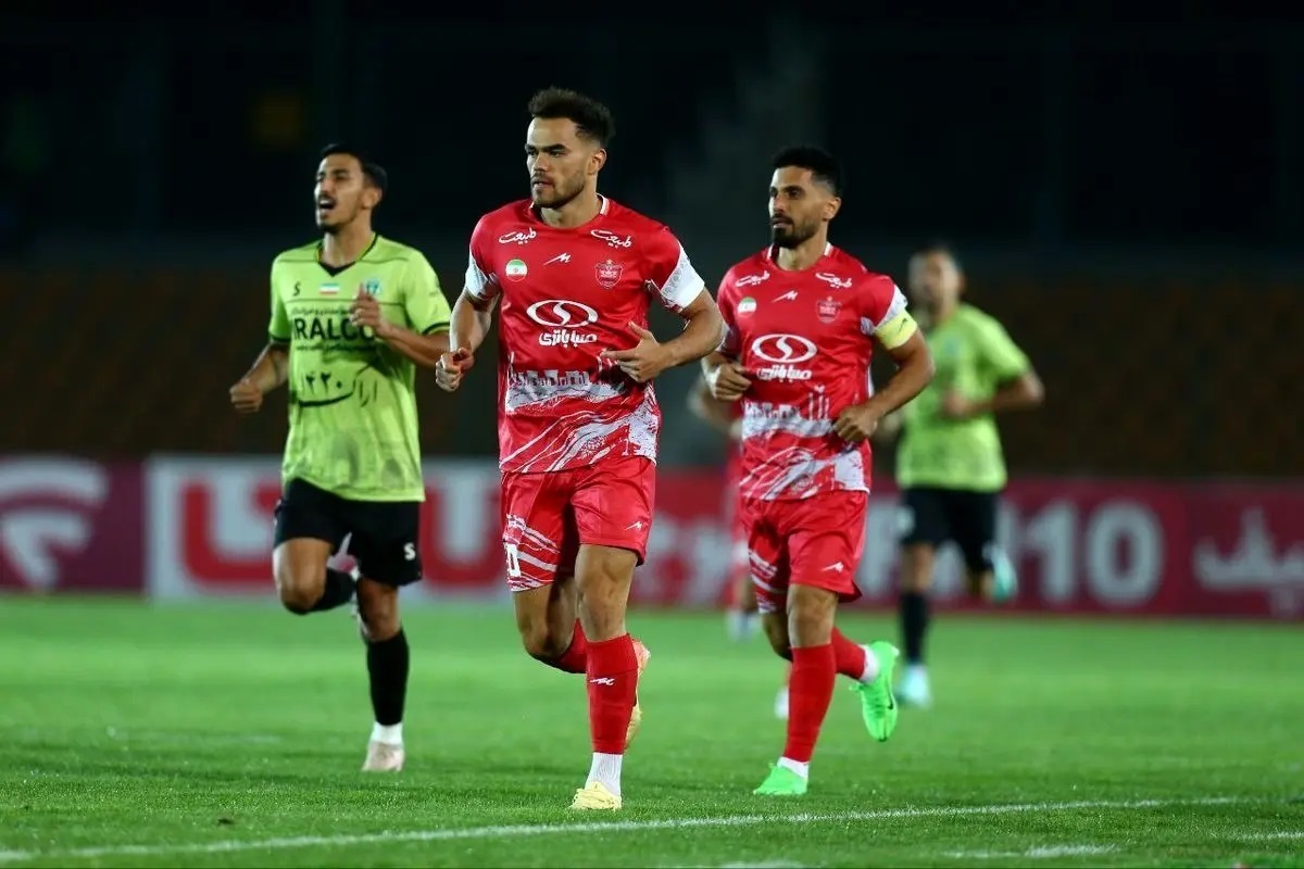 هدیه میلیونی باشگاه پرسپولیس به اورونوف+ عکس هدیه میلیونی باشگاه پرسپولیس به اورونوف+ عکس