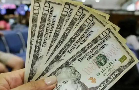 قیمت دلار امروز ۸ آبان ۱۴۰۳ / دلار سقف قیمت را شکست