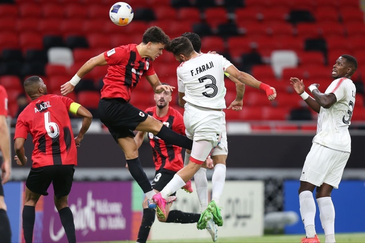 یک ژاپنی هوادار پرسپولیس شد+ عکس یک ژاپنی هوادار پرسپولیس شد+ عکس