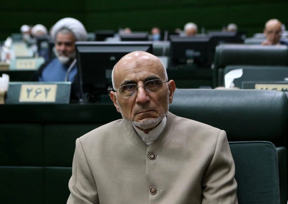 پسر میرسلیم که با سازمان تروریستی رجوی مرتبط بوده روحیه حساس دارد اما فرزندان مردم عادی زامبی هستند! پسر میرسلیم که با سازمان تروریستی رجوی مرتبط بوده روحیه حساس دارد اما فرزندان مردم عادی زامبی هستند!