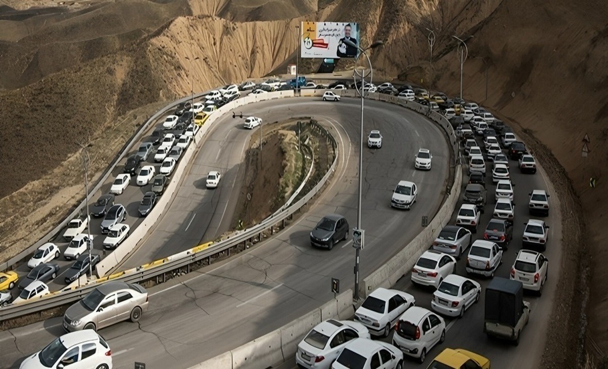 ادامه ترافیک سنگین در محورهای شمالی کشور ادامه ترافیک سنگین در محورهای شمالی کشور