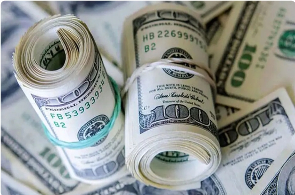 قیمت دلار امروز پنجشنبه 7 فروردین 1404 / تحرک دلار در بازار نیمه‌تعطیل نوروزی کند شد
