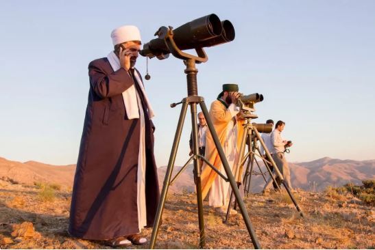 ستاد استهلال دوشنبه را عید فطر اعلام کرد
