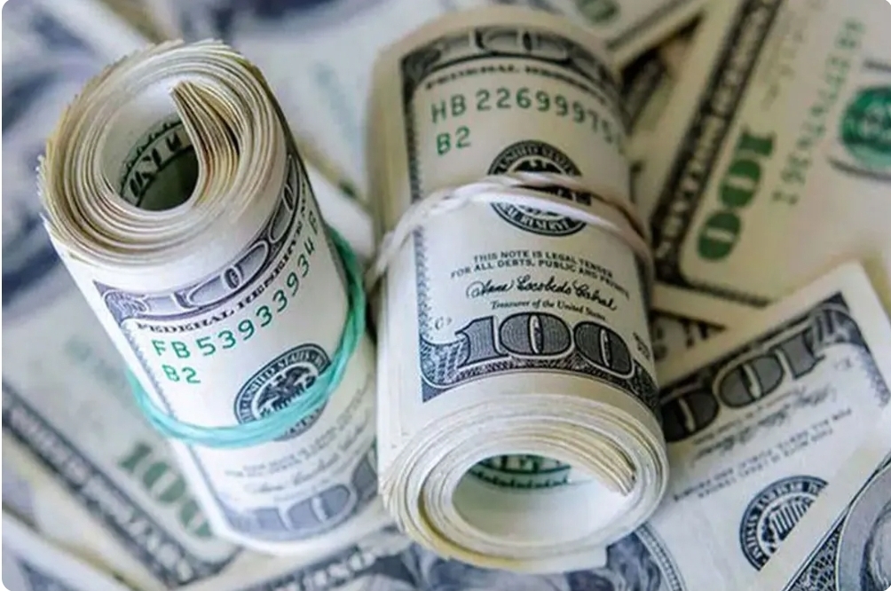 اختلاف قیمت دلار آزاد و توافقی از ۵۰ درصد گذشت