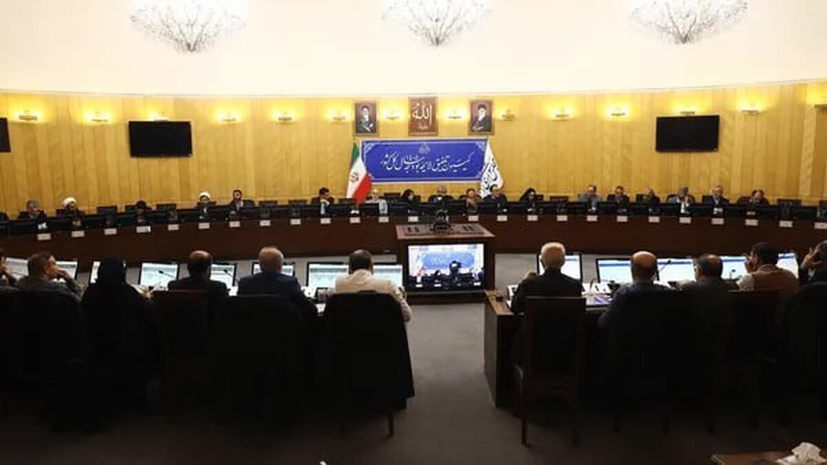 مجلس با افزایش ۳۰ درصدی حقوق‌ها موافقت کرد